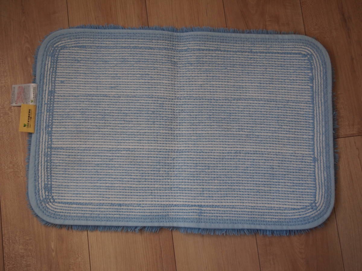 * б/у коврик для ванной . раз хороший голубой примерно 36×56cm*