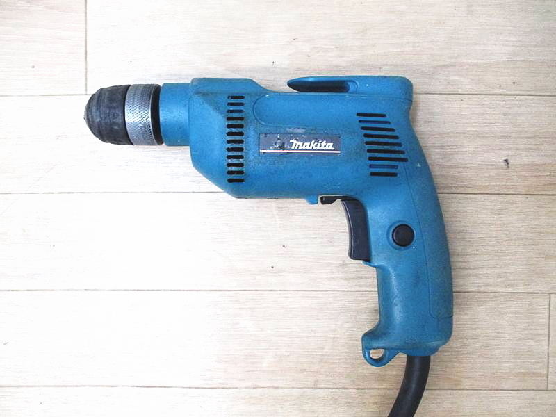 makita マキタ■10mm ドリル■6408 100V 鉄工10mm 木工25mm 50/60Hz ●動作確認済み_画像2