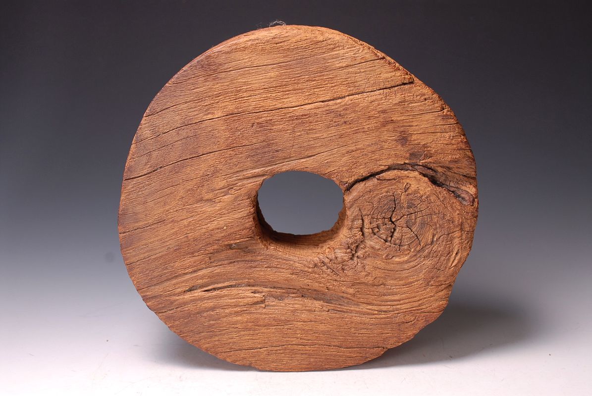 オリジナル  2042　厚手　時代板　魅力的な木肌　オブジェ　車輪　敷板　古材 木工、竹工芸