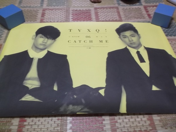 )　東方神起　【　TVXQ! CATCH ME　大型 ポスター　】　※管理番号553_画像1