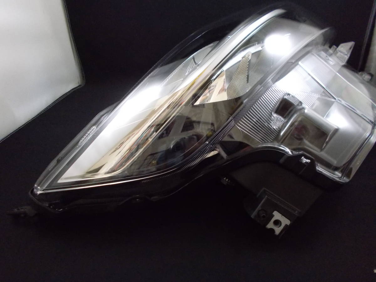 【中古品】ルークス ハイウェイスター 右 ヘッドライト LED KOITO 100-23779 運転席側 片側のみ ニッサン 日産 ヘッドランプ 本体_画像4