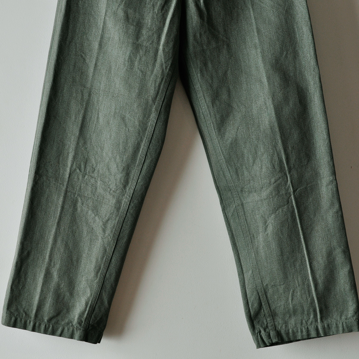 50s almost unused plizna- needle .sinchi back trousers pants green sphere insect color M / Vintage euro Sweden army . person tail pills 
