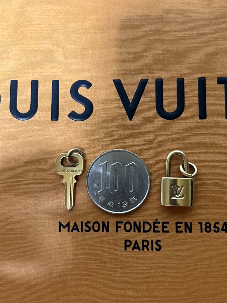 確実正規限定】Louis Vuitton ゴールド チャーム ネックレス ルイ