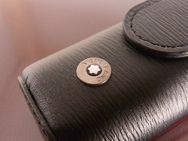 贅沢 モンブラン 【MONTBLANC】 4810 即決 (ペンケース) ペンポーチ 最高品質の限定商品 完売の愛好家感の逸品!モンブラン★4810ウエストサイド★本革ZIP型ペンポーチ 筆記具