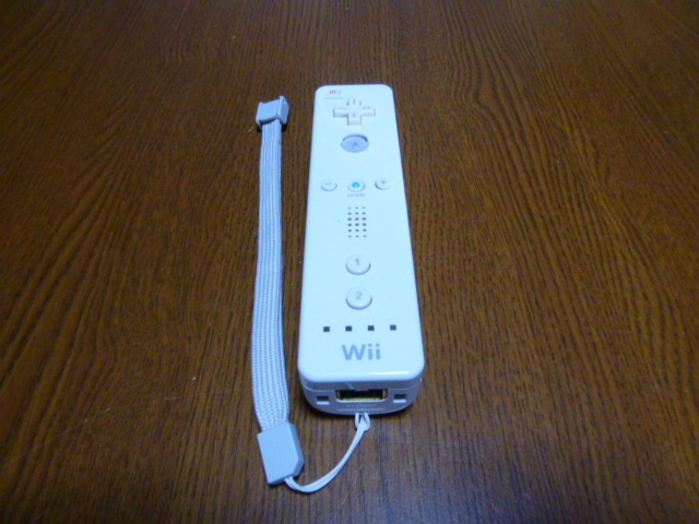 HR063【送料無料】Wii マリオカート　ハンドル　リモコン　ストラップ　セット　ホワイト　（動作良好 クリーニング済）白 任天堂 純正 