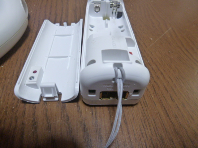 HDM3【即日発送 送料無料 動作確認済】WiiU　Wii　ハンドル　リモコンモーションプラス　ストラップセット　ホワイト　白