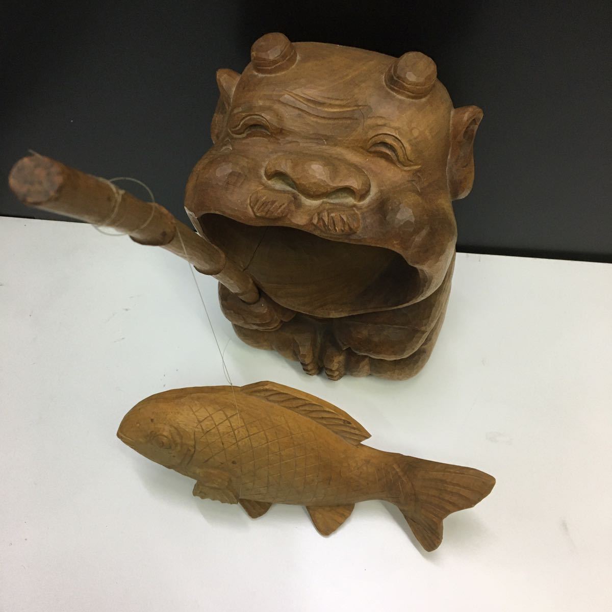 作家物 山中八洲作 木彫り 津山銘木 一刀彫 笑福魚釣り 縁起物 置物 特大 全高48cm