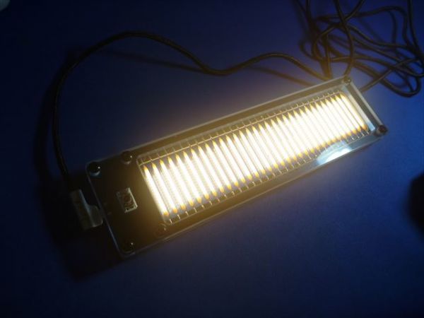 32段・閃光フラッシュレベルメーター完成品　LEDレベルメーター マイク搭載で配線不要簡単にお使いいただけます。