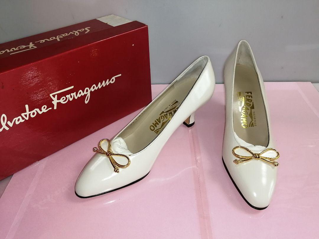 激安お買い上げ 未 使 用 美 品 ! Salvatore Ferragamo フェラガモ
