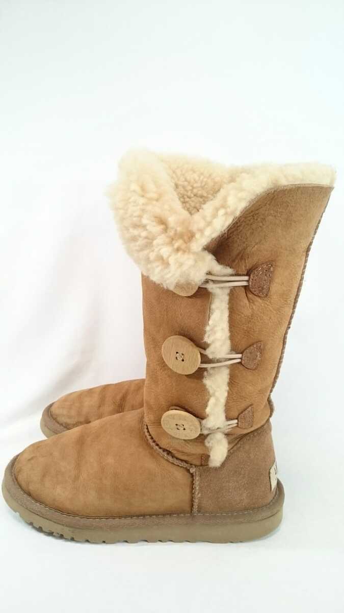 23cm【UGG/アグ 1873】LADIES/レディース 女性用 ムートンブーツ ベイリーボタン ブラウン ロングブーツ ボア モコモコ セレブ