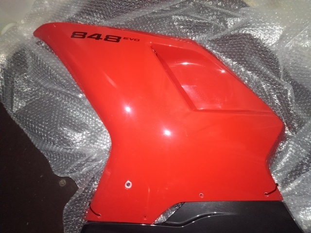 ドゥカティ 純正 848 エボ カウル 左 レッド サイドカウル アンダーカウル DUCATI 848evo corse 848 1098 1198の画像3