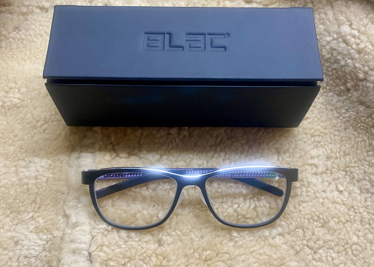 激安人気新品 即決!期間限定出展 新品入手困難blac marta s デンマーク製 世界唯一の純チタン&ドライカーボン製ハイブリッド 美しいナローフォックス フルリム