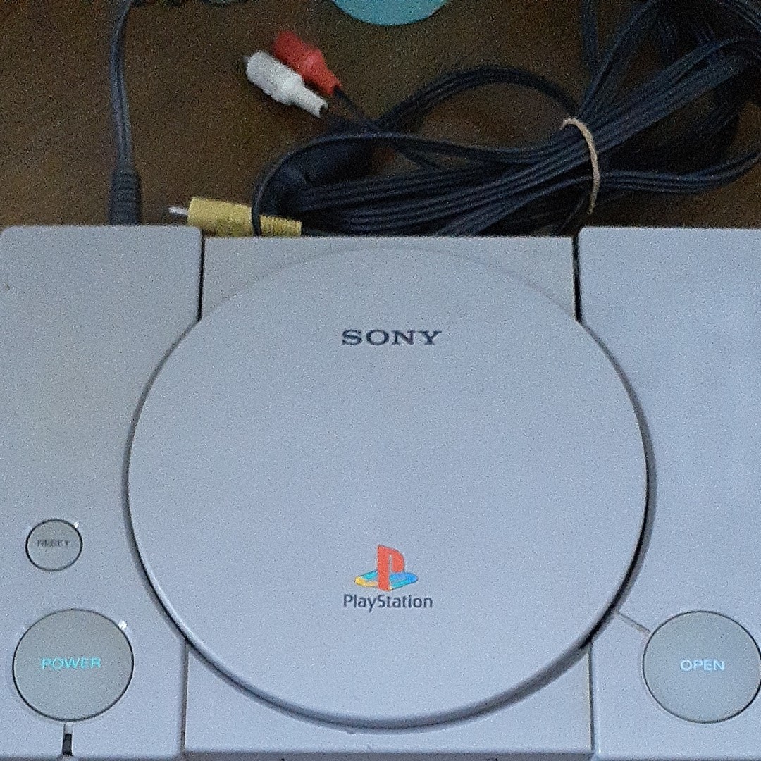 プレイステーション 　PlayStation 初代　コントローラー　2個　付属品　ソフト　9種類　付き  ソニー　ジャンク扱い