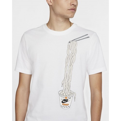 NIKE NSW Tシャツ カップ麺 S ナイキ スニーカー ダンク ジョーダン ターミネーター コルテッツ 風車 カマボコ CI6302-100_画像4