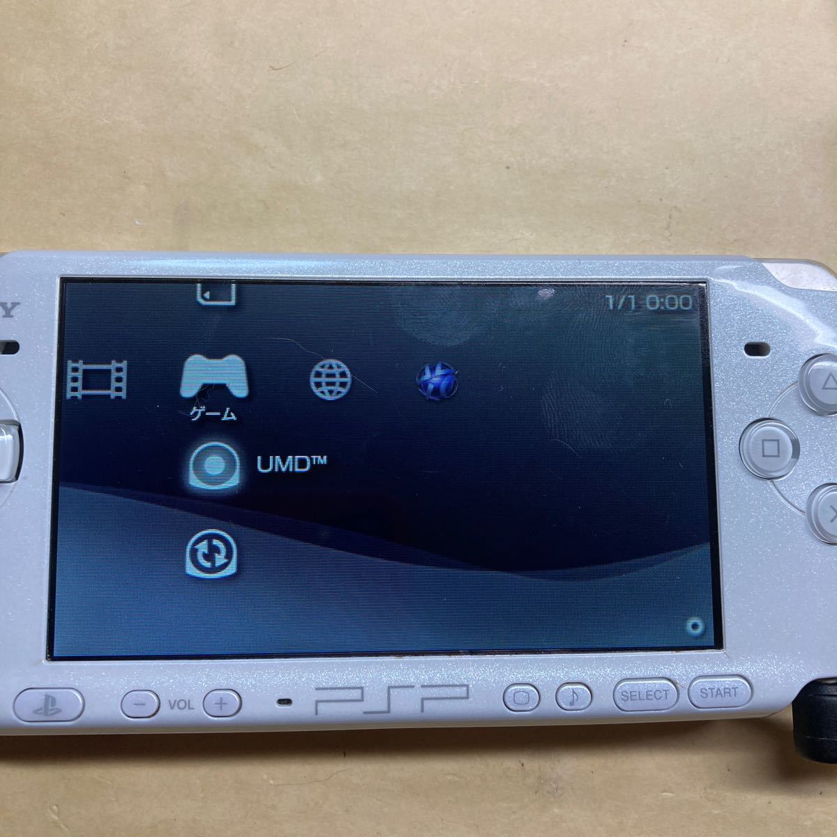 PSP3000 パールホワイト本体　SONY