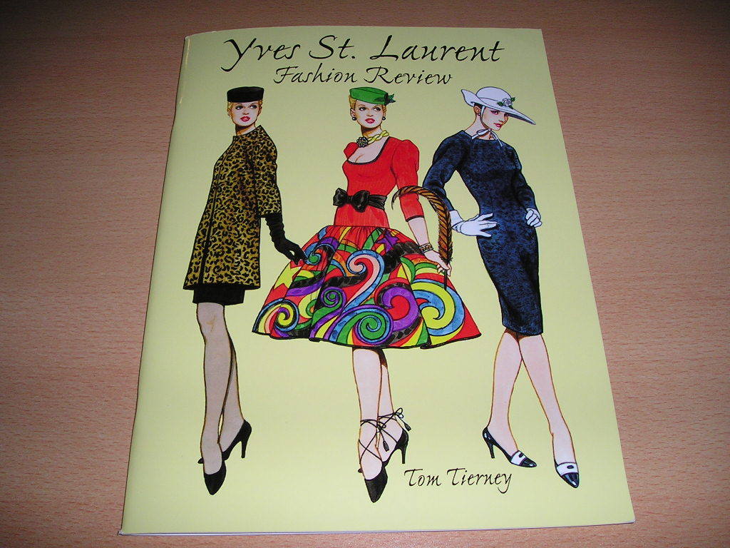  иностранная книга *Yves St. Laurent Fashion Review* Yves Saint-Laurent. super прекрасный . мода. бумага кукла сборник 