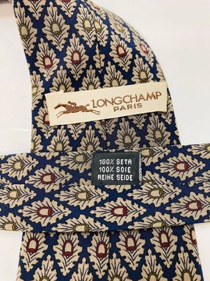 LONGCHAMP ロンシャン正規品　美品　ネクタイ　100％シルク　表面にもロゴマーク入り　ffnov22_画像4