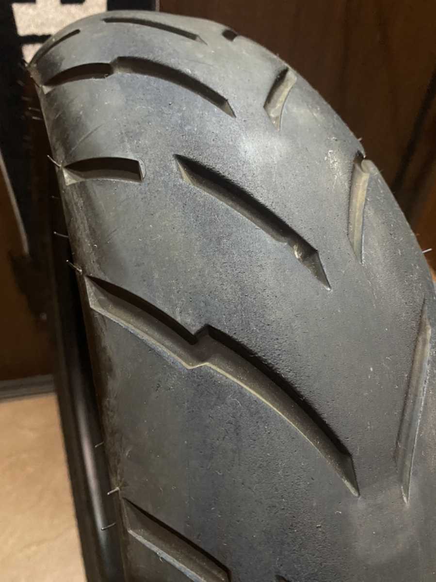 中古MCタイヤ 2018年製造 DUNLOP D102A 130/70-17 ダンロップ 130 70 17 1218 A1091_画像3