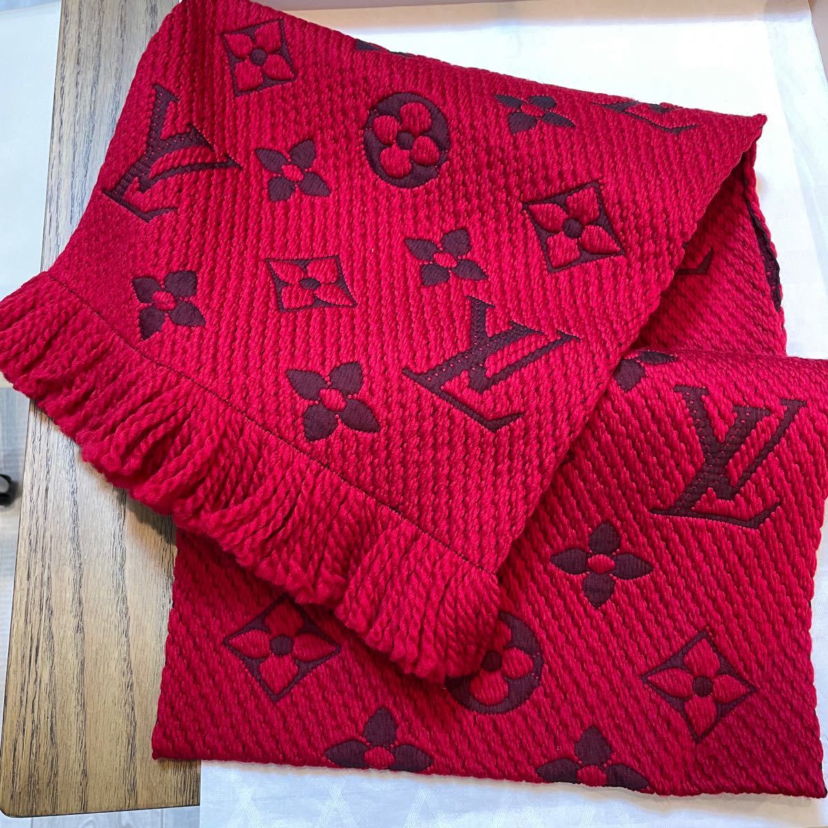 最新 新品未使用 LOUIS VUITTON マフラー ルイヴィトンロゴマフラー