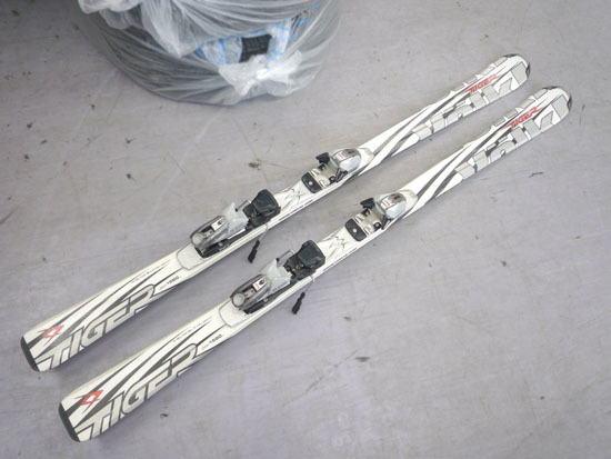 【好評にて期間延長】 MARKER 2点セット ビンディング 板 スキー 156cm TIGER VOLKL M900 札幌市手稲区 タイガー フォルクル 12.3 112/66/99 その他 【好評にて期間延長】 MARKER 2点セット ビンディング 板 スキー 156cm TIGER VOLKL M900 札幌市手稲区 タイガー フォルクル 12.3 112/66/99 その他