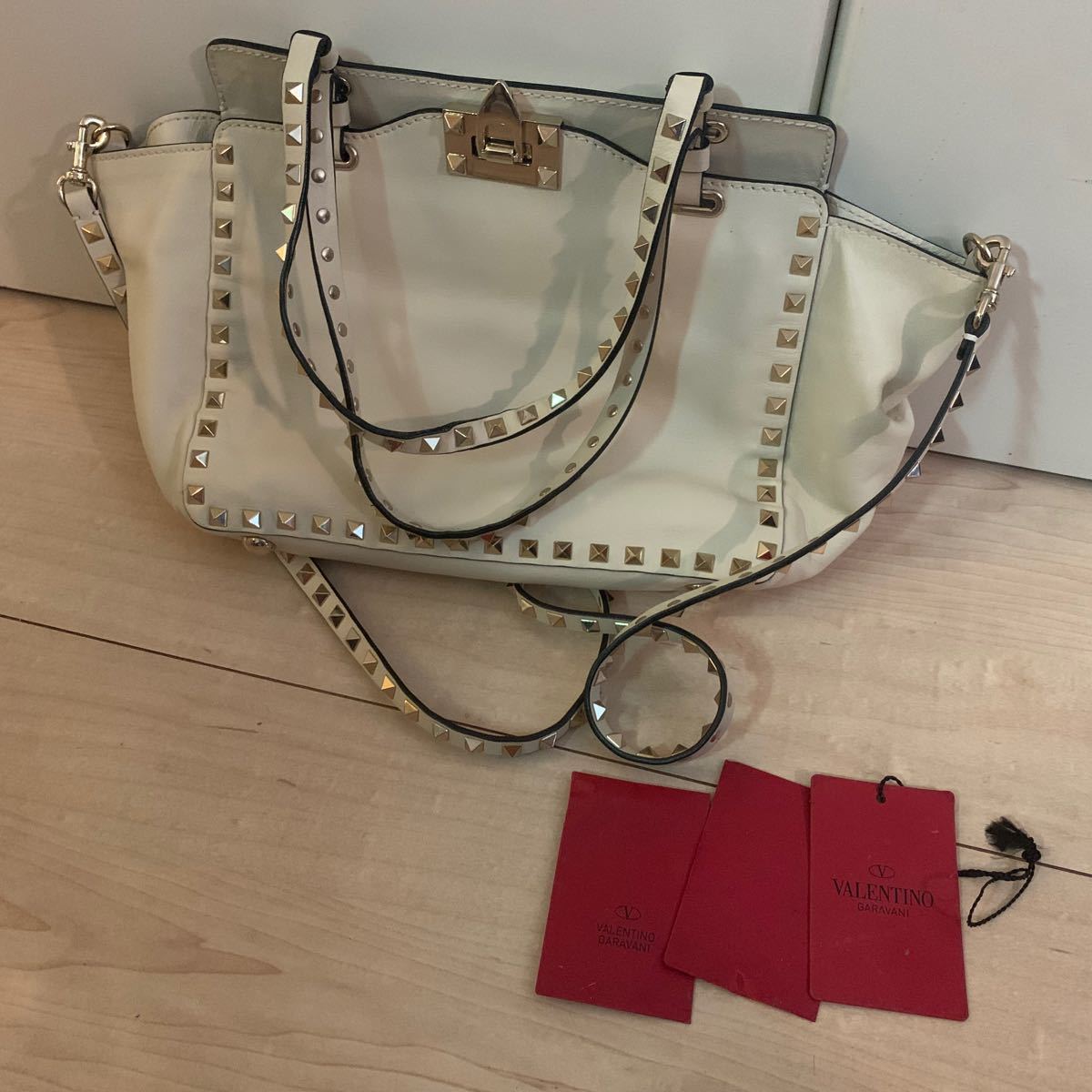税込】 VALENTINO パイソン ヘビ柄 ロックスタッズ ハンドバッグ
