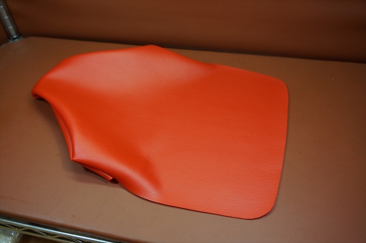 国内自社製造 全国送料込 　モンキー　バハ　ＢＡＪA　純正似色　赤オレンジ　 表皮 　オーダー作製可 　表皮カラー/パイピング色変更可 5_純正に近い赤オレンジ色です
