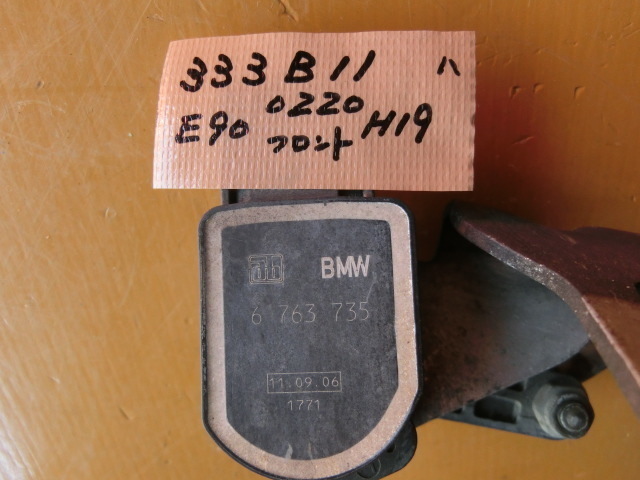E90 ハイト センサー 平成19年 前期 ABA-VA20 フロント レベライザー 320i BMW　07y_画像4