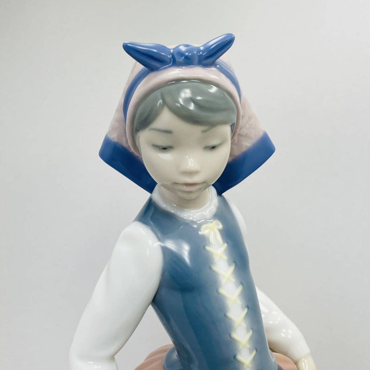 LLADRO リヤドロ 陶器 人形 フィギュリン 花屋の姉妹 #1419 少女 LLADRO リヤドロ 陶器 人形 フィギュリン 花屋の姉妹 #1419 少女