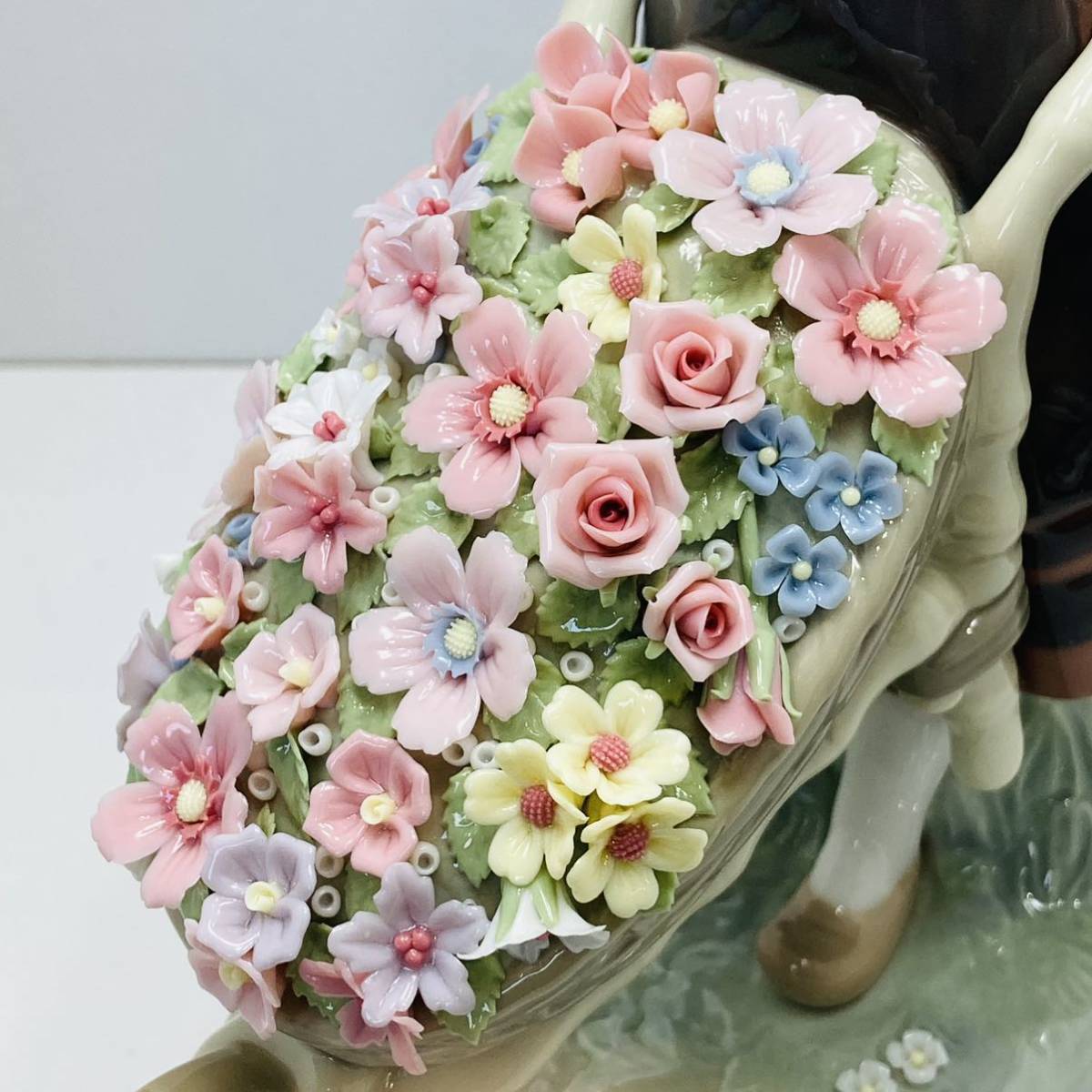 LLADRO リヤドロ 陶器 人形 フィギュリン 花屋の姉妹 #1419 少女 LLADRO リヤドロ 陶器 人形 フィギュリン 花屋の姉妹 #1419 少女