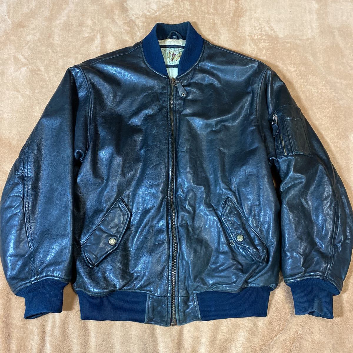 超熱 ゲス GUESS レザージャケット MA-1 ブラック系 サイズL 古着 店舗情報 guess MA-1 ジャケット その他