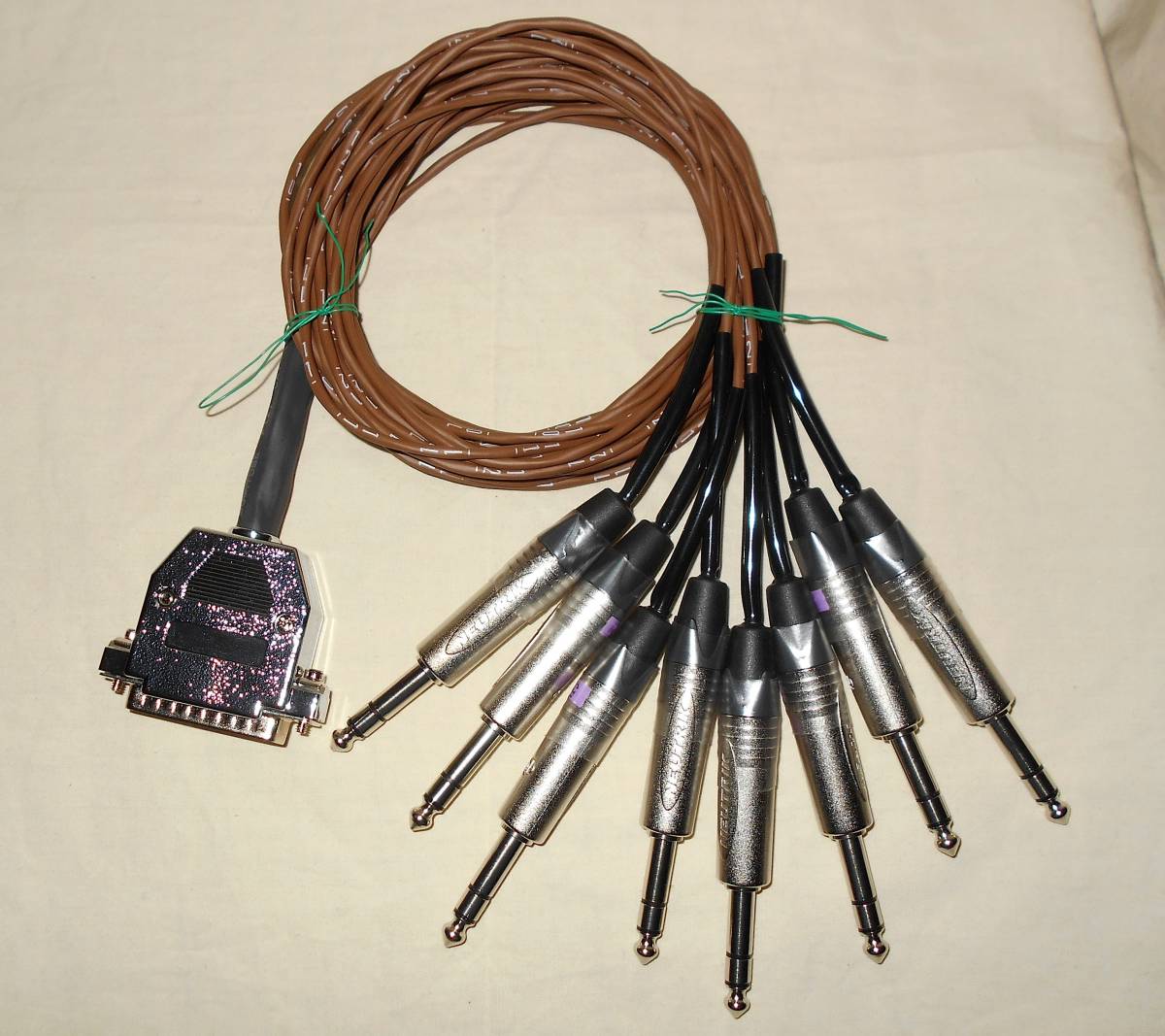 DB25M/TRS*8 cable ( new goods ) 1m api RND focusrite presonus Avid apogee #593-594
