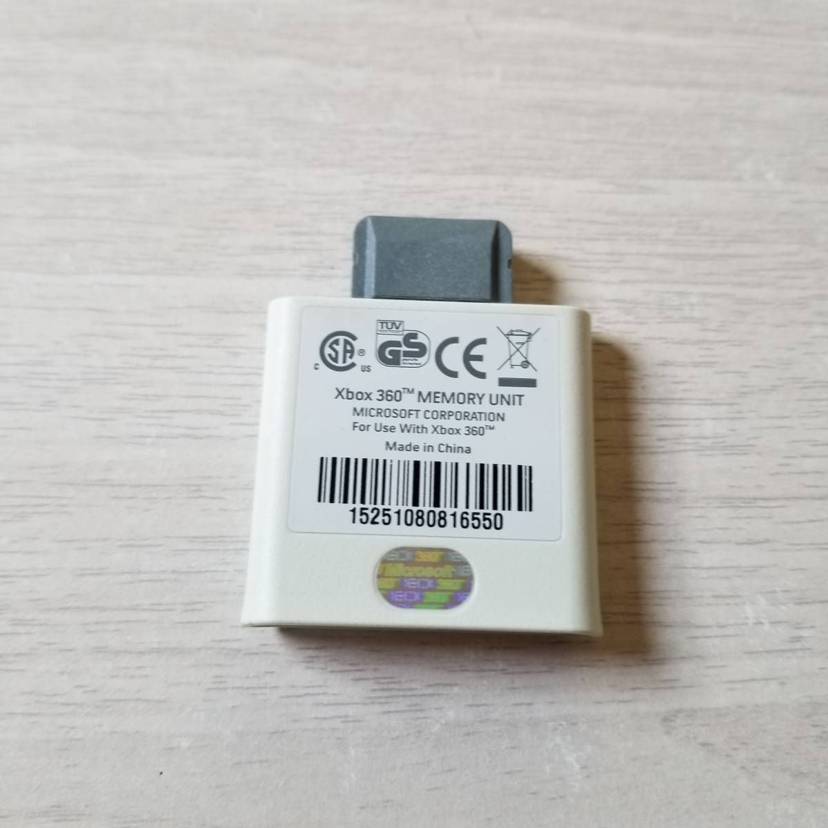 0Xbox 360 memory unit (64MB) including in a package OK0