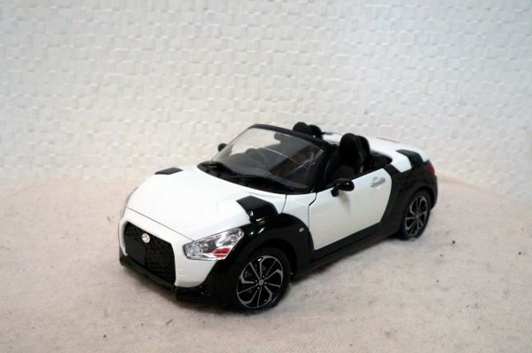 ダイハツ コペン XPLAY 1/18 ミニカー COPEN 組み立てキット 白黒