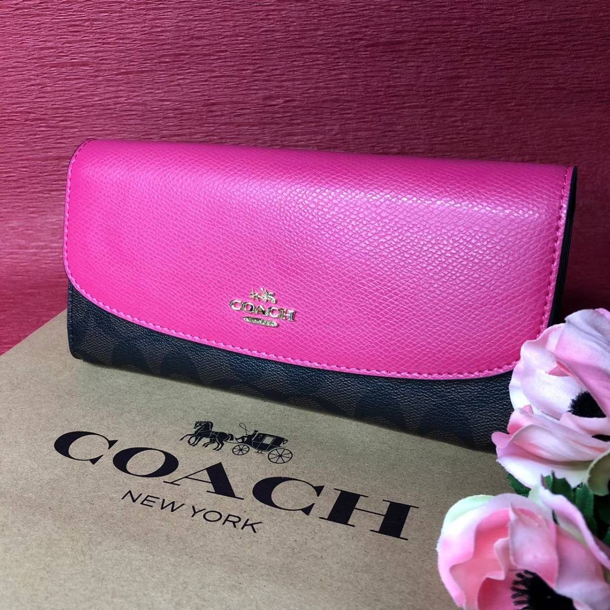 大流行中！ 新品 COACH コーチ長財布 ピンク フラップ - 女性用財布 