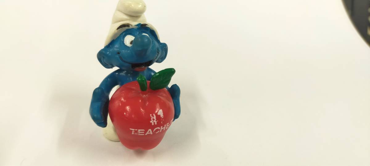 シュライヒ社　　schleich 　SMURFS/スマーフ・PVCフィギュア　アップル/リンゴ・#1 TEACHER/ナンバーワンティーチャー」 20160・A_画像4