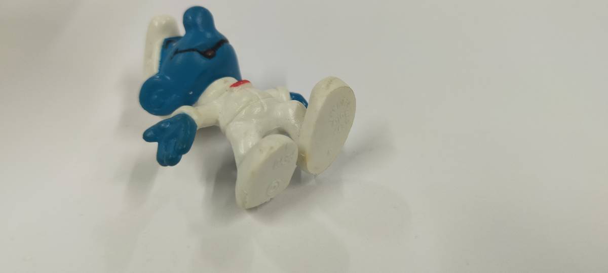 シュライヒ社　　schleich 　SMURFS/スマーフ・PVCフィギュア　白服　ハート_画像2