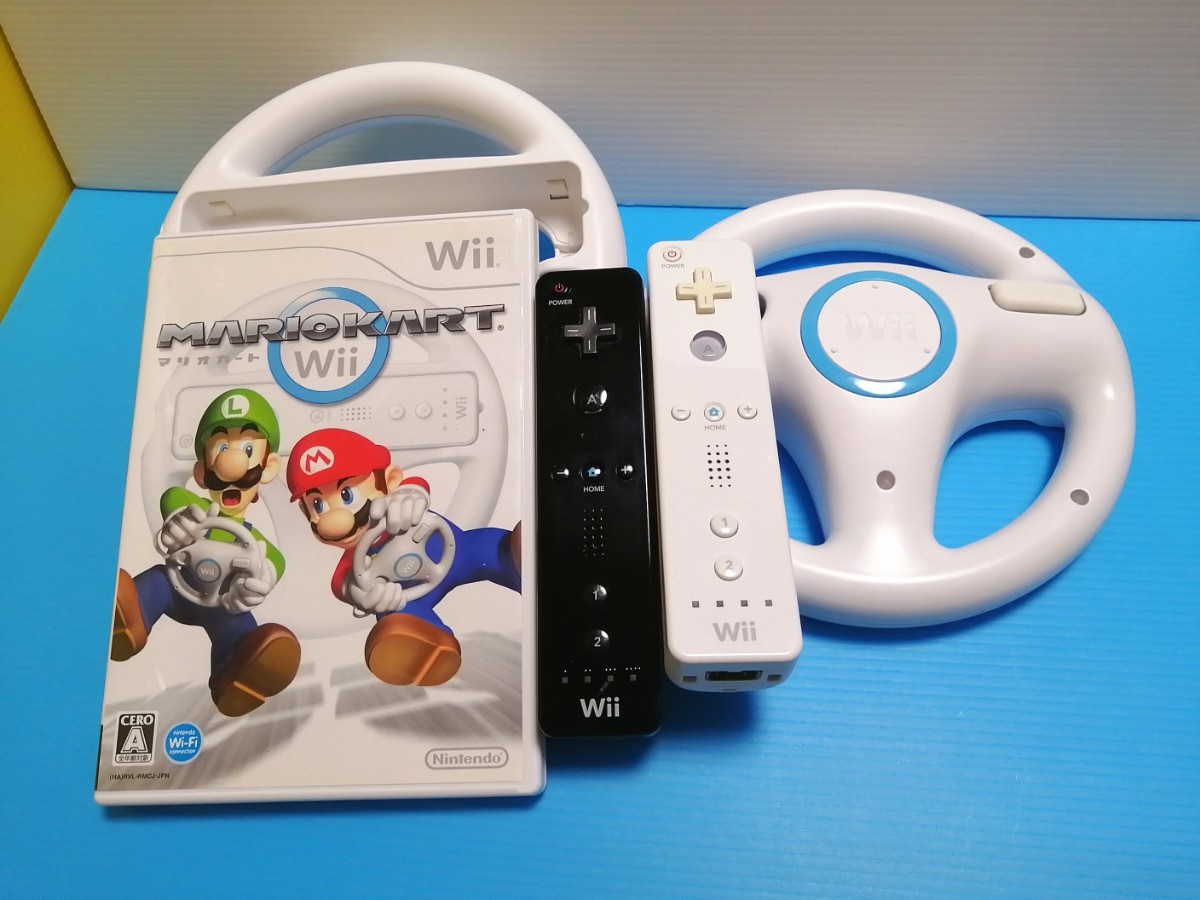 ニンテンドー Wiiマリオカート マリオカート　Wii リモコン KURO　Wiiリモコン SHIRO　Wii ハンドル 2個