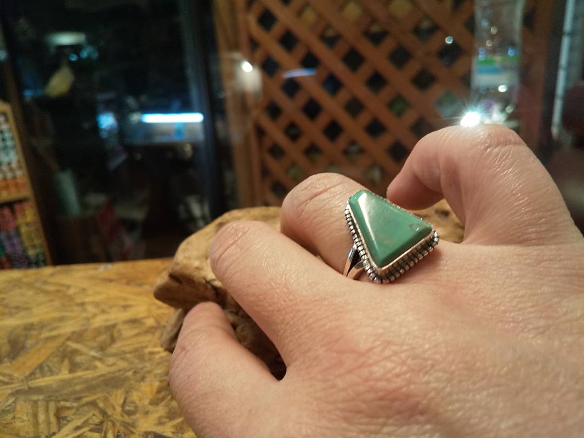  натуральный бирюзовый, натуральный камень, зеленый бирюзовый, кольцо, кольцо,15 номер, треугольник форма, шт. форма, треугольник, индеец,neitib