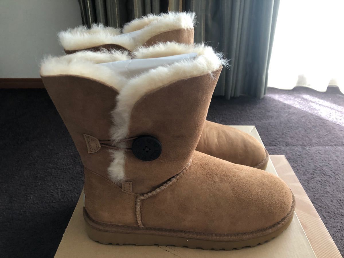 UGG アグ BAILEY BUTTON w CHE ムートンブーツ ベイリー UGGブーツ