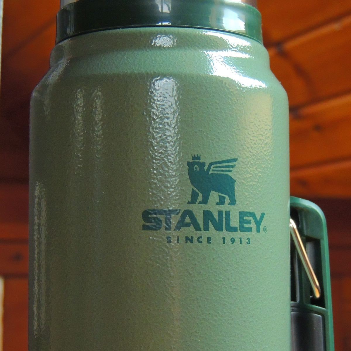 スタンレーSTANLEYクラシック真空ボトル1Lグリーン 正規品　アウトドア キャンプ 水筒 レジャー 釣り 旅行 ギフト