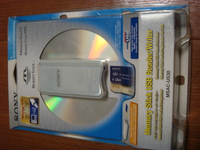 未使用　未開封　超旧型品　SONY MSAC-US30 USB接続メモリースティックリーダーライター　ソニー　MSAC-US30_画像1