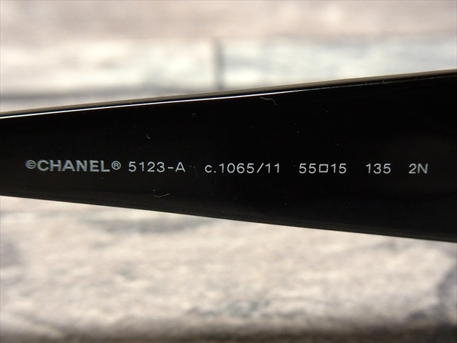 美品 CHANEL シャネル サングラス ココマーク アイコンモチーフ レディース 5123 白 黒 ホワイト×ブラック