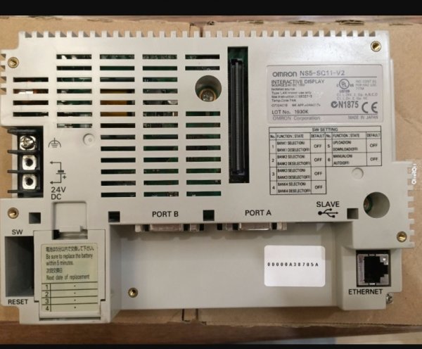 気質アップ 新品 OMRON オムロン タッチパネル NS5-SQ11B-V2 sushitai