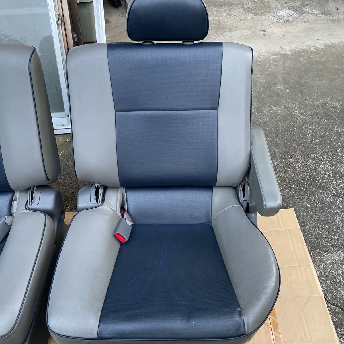 お気に入り 後部座席 セカンドシート 日産 キャラバン e25 - 内装品 