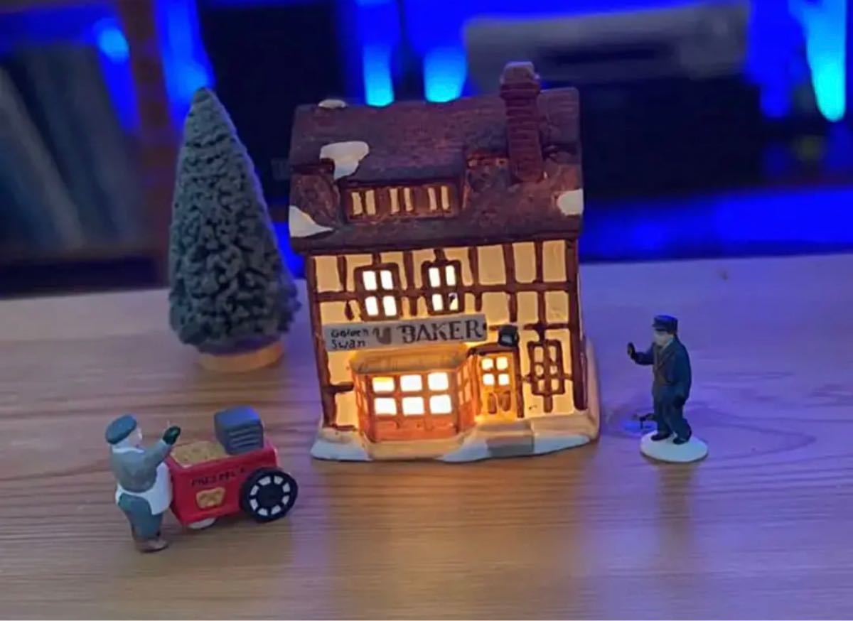 DICKEN’S VILLAGE 1984/警察官/PRETZEL/TREE