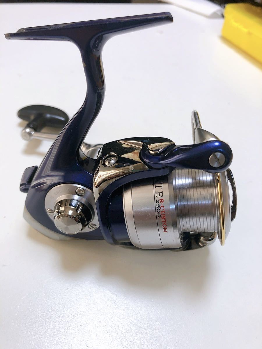 ダイワ セルテート 2500 Rカスタム DAIWA CERTATE R-CUSTOM 日本製 MADE IN JAPAN