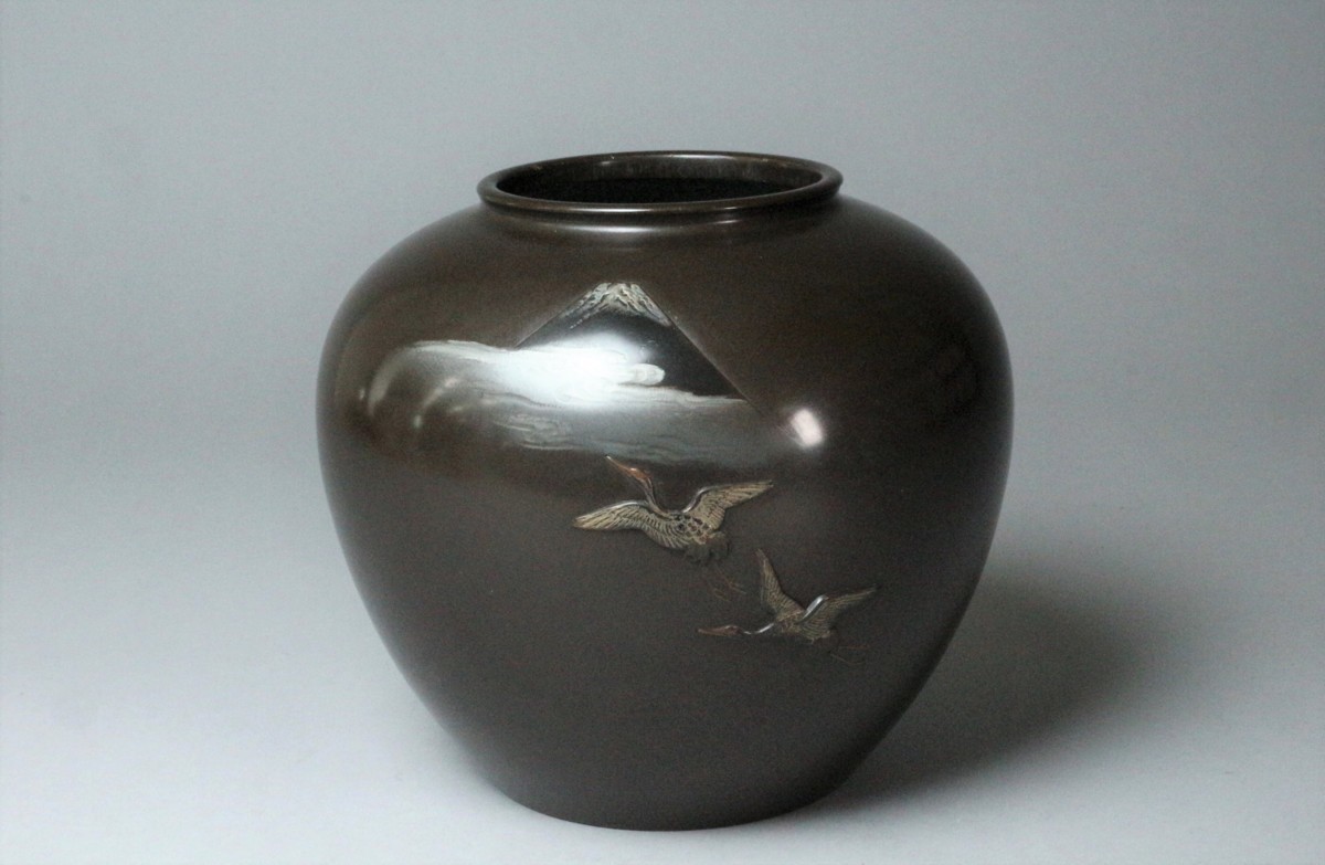 秀魚刻 富士山飛鶴図 銅花瓶 / 銅花器 花入 打ち出し 盛上 銅製