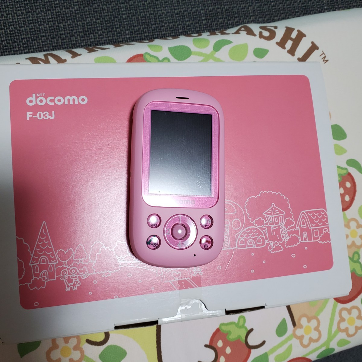 Paypayフリマ F 03j キッズケータイ キッズ携帯 ピンク Simフリー Paypayフリマ F 03j キッズケータイ キッズ携帯 ピンク Simフリー