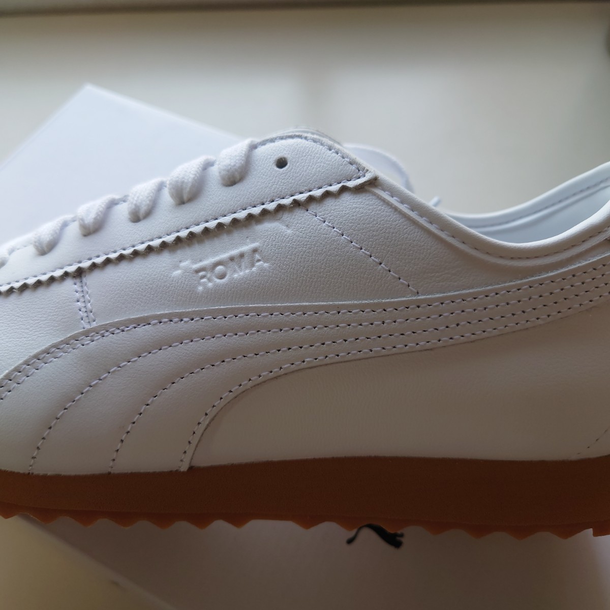 PUMA x Maison Kitsune ローマ スニーカーユニセックス | noonanwaste.com