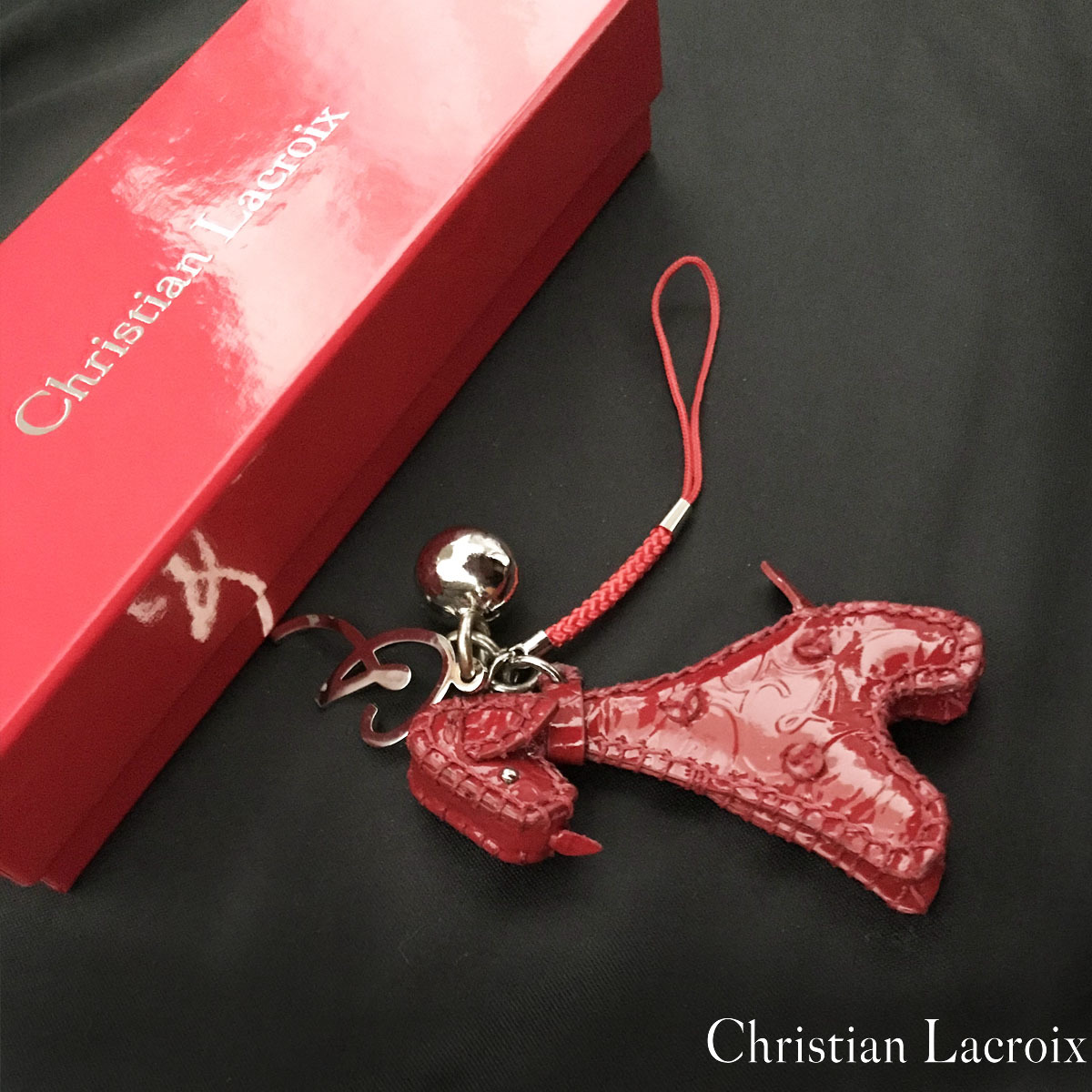  прекрасный товар Christian Lacroix Christian Lacroix эмаль кожа собака сумка очарование 
